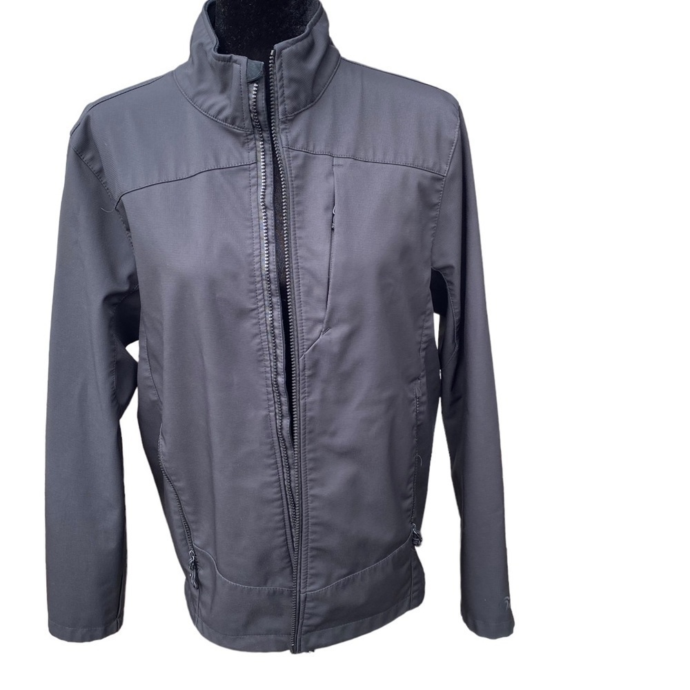 Champion outdoor jacket size medium.‎